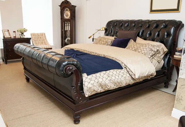 Stuhl und Bett - Stockfotografie: lizenzfreie Fotos © suzi44 26902951