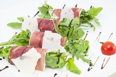 et ve Yeşiller ile et rulolar