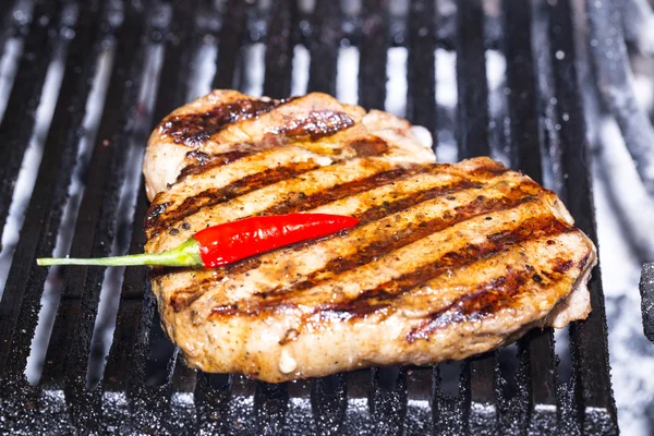 Cooking steak the grill — Stock Photo, Image