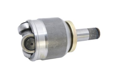 Beyaz bir arka plan üzerinde yeni otomobil parçaları