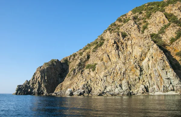 Klippor nära havet — Stockfoto