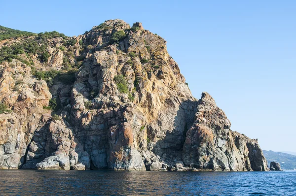 Klippor nära havet — Stockfoto