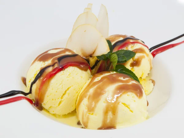 Frutta con gelato — Foto Stock