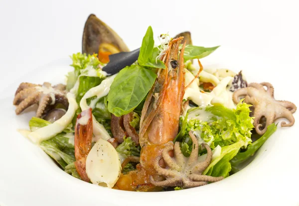 Salada com legumes e frutos do mar — Fotografia de Stock