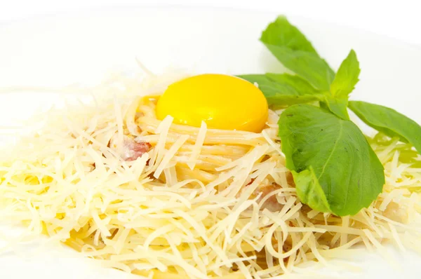 Spagetti ile peynir ve yumurta — Stok fotoğraf