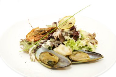Deniz ürünleri salatası