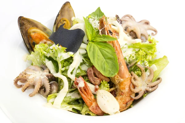 Salad with vegetables and seafood — Stock Photo, Image