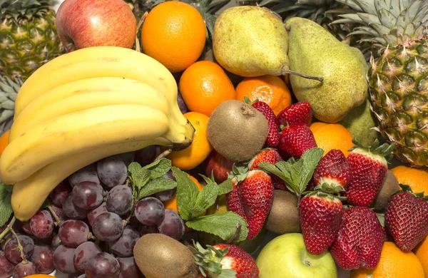 Fresh juicy fruits — Stock Photo, Image