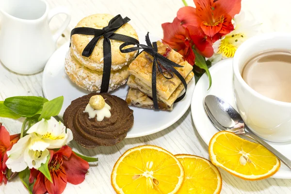 Heerlijke cakes voor thee — Stockfoto