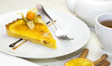 tatlı bir plaka üzerinde