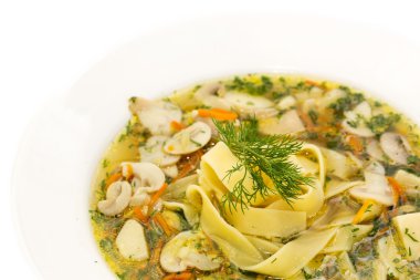 Makarna ve mantar çorbası