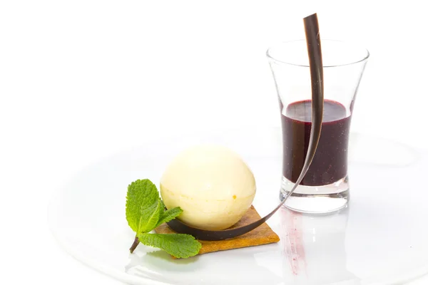 Creamy dessert — Stock Photo, Image