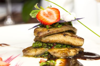 kızartma kaz ciğeri