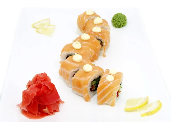 Rollos japoneses con pescado y verduras — Foto de Stock