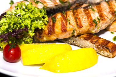 Sulu ızgara somon steak