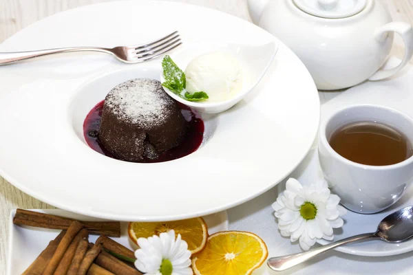 Postre sobre la mesa — Foto de Stock