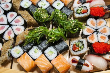 Japon balık ve sebze ile rulo