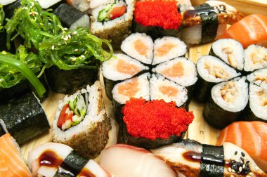 Japon balık ve sebze ile rulo