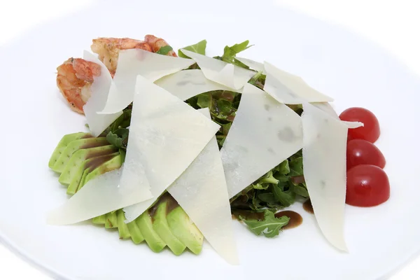 Een salade van rucola en garnalen — Stockfoto