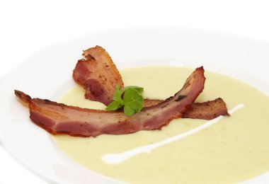 Pastırmalı bezelye çorbası.