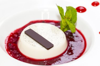 kremalı kek çikolata ve nane