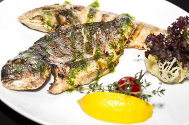 ızgarada pişmiş deniz