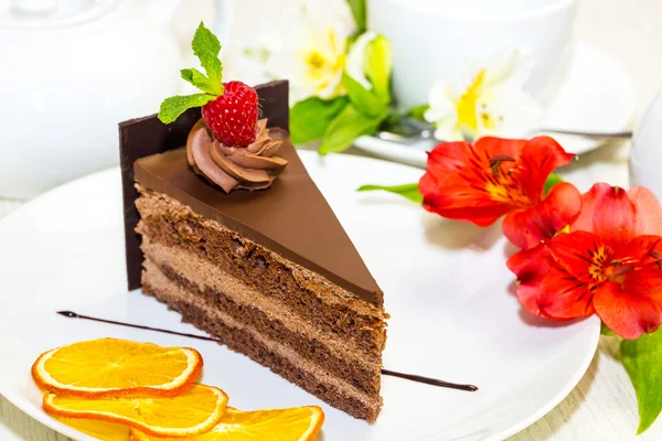 Csokoládé desszert, eper — Stock Fotó