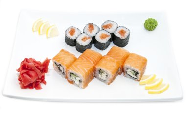 bir Japon restoranında lezzetli deniz ürünleri suşi