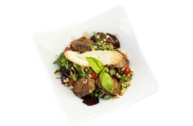 tavşan karaciğer bir restoranda Roka Salatası