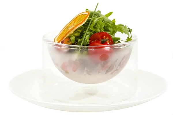 Pomidory i ser w misce szkła — Zdjęcie stockowe