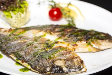 ızgarada pişmiş deniz