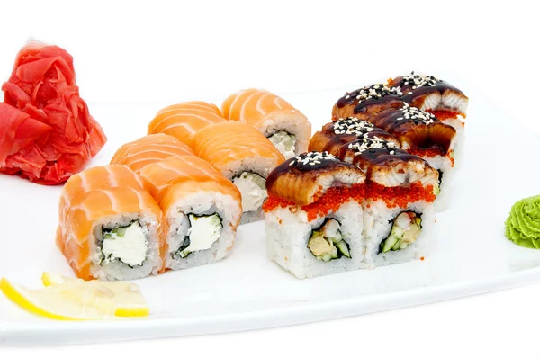Marisco de sushi sobre fondo blanco —  Fotos de Stock