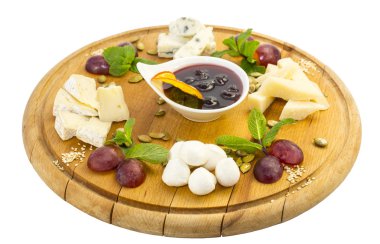 Peynir tabağı büyük bir karışım-in nane dekore edilmiştir.