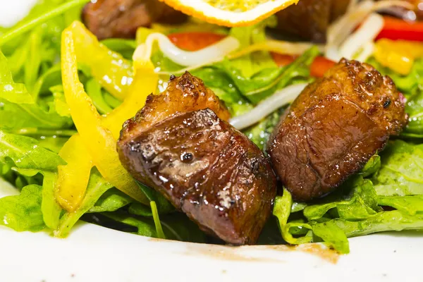 Duck with arugula — Stock Photo, Image