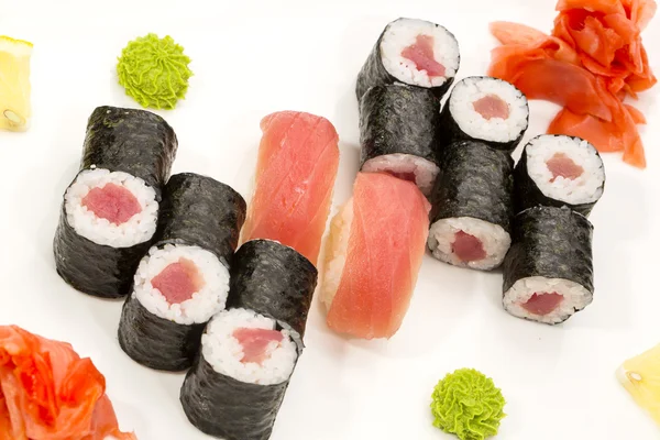 Японські рулети з риби та овочів — стокове фото
