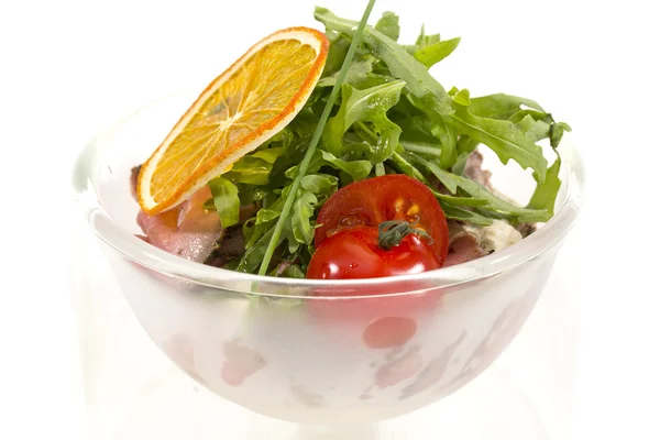 Salada de arugula e carne de tomate — Fotografia de Stock