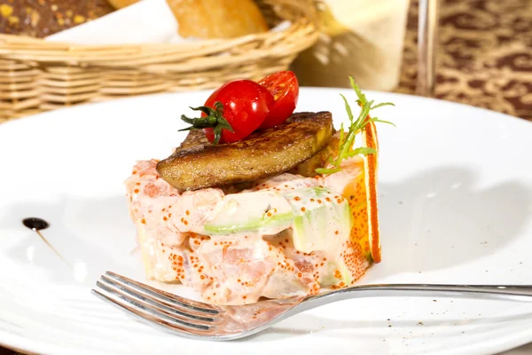 Salada de frutos do mar de caviar de peixe de camarão — Fotografia de Stock