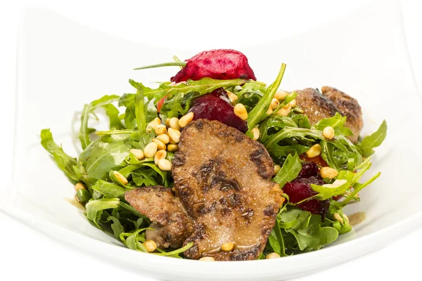 Plaat van salade met vlees en groenten — Stockfoto