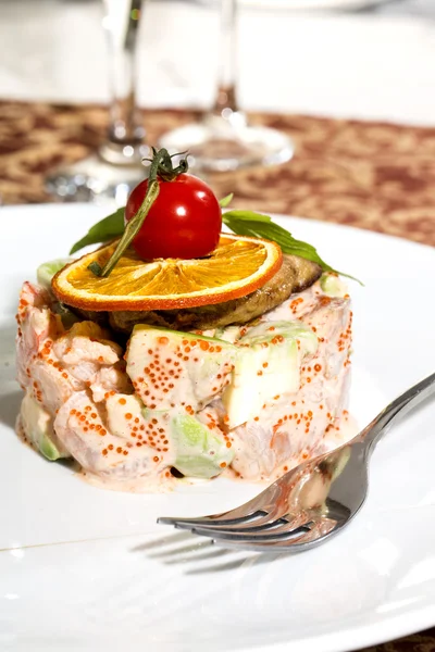 Salat und Fischrogen — Stockfoto