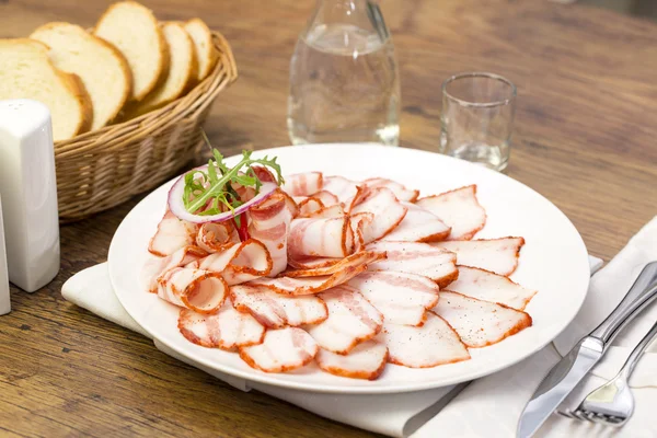 Bacon, cebola e rúcula — Fotografia de Stock