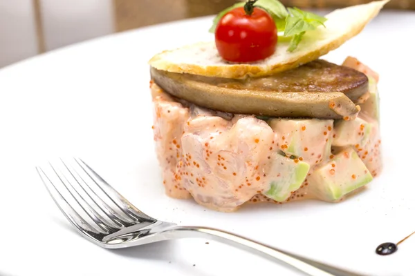 Meeresfrüchtsalat mit Garnelen-Fischkaviar — Stockfoto