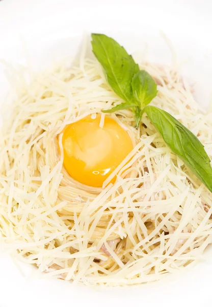 Spagetti yumurta ile — Stok fotoğraf