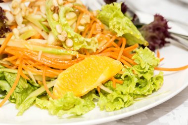 meyve ve sebze salatası