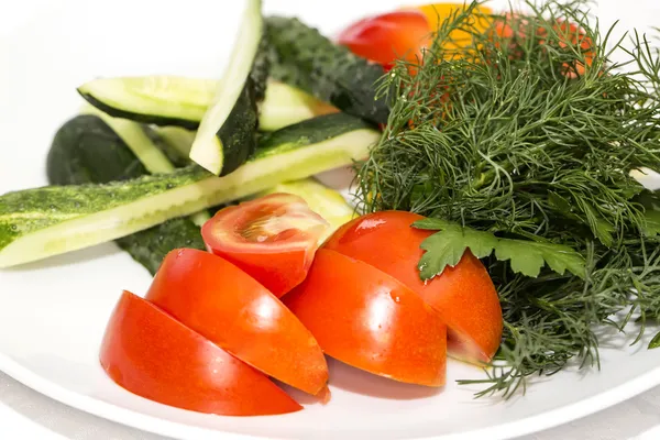 In Scheiben geschnittenes Gemüse Tomaten Gurke und Paprika — Stockfoto