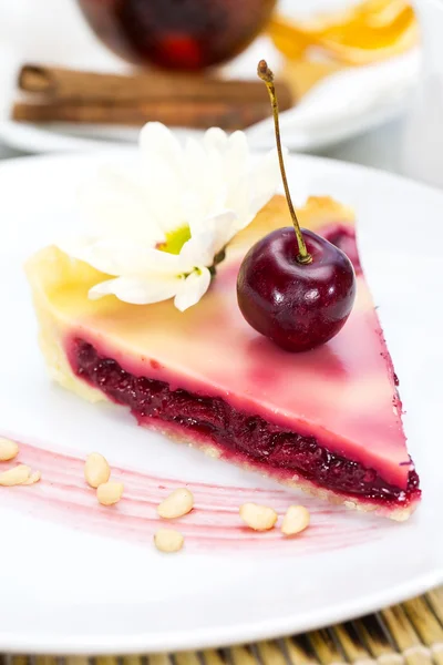 Pezzo di torta di ciliegie — Foto Stock