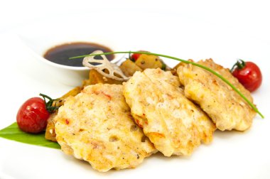 Vejetaryen köfte salata ile