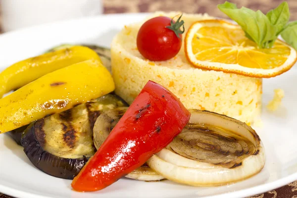 Couscous with grilled vegetables — Stock Photo, Image