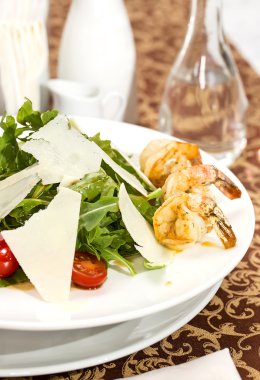 karides ve Roka Salatası