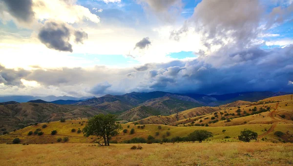 Berglandschaft im Sommer — Stockfoto