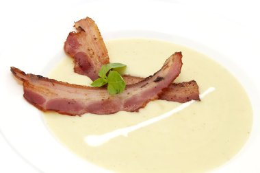 Pastırmalı bezelye çorbası.